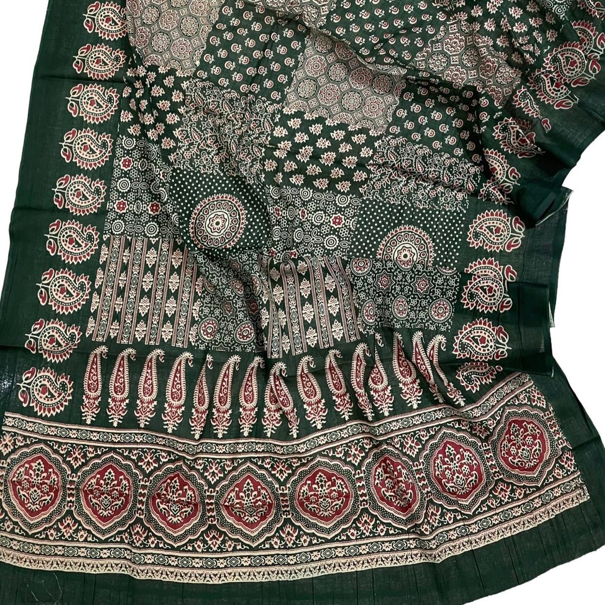02d69e8d-d2c6-4c39-84d9-0eeb3def3547 Green: cotton Ajarakh dupatta - Image 1
