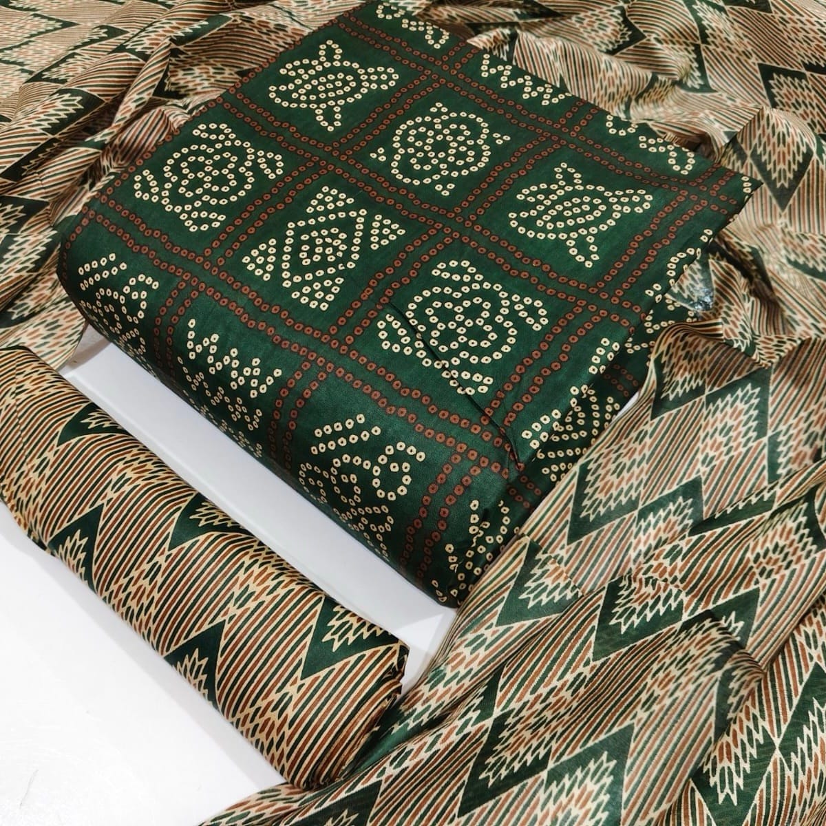 17f46790-a2ee-4c96-ab7a-7408ba297729 Green - 3PIC Cotton square bandhani dress Material - Image 1
