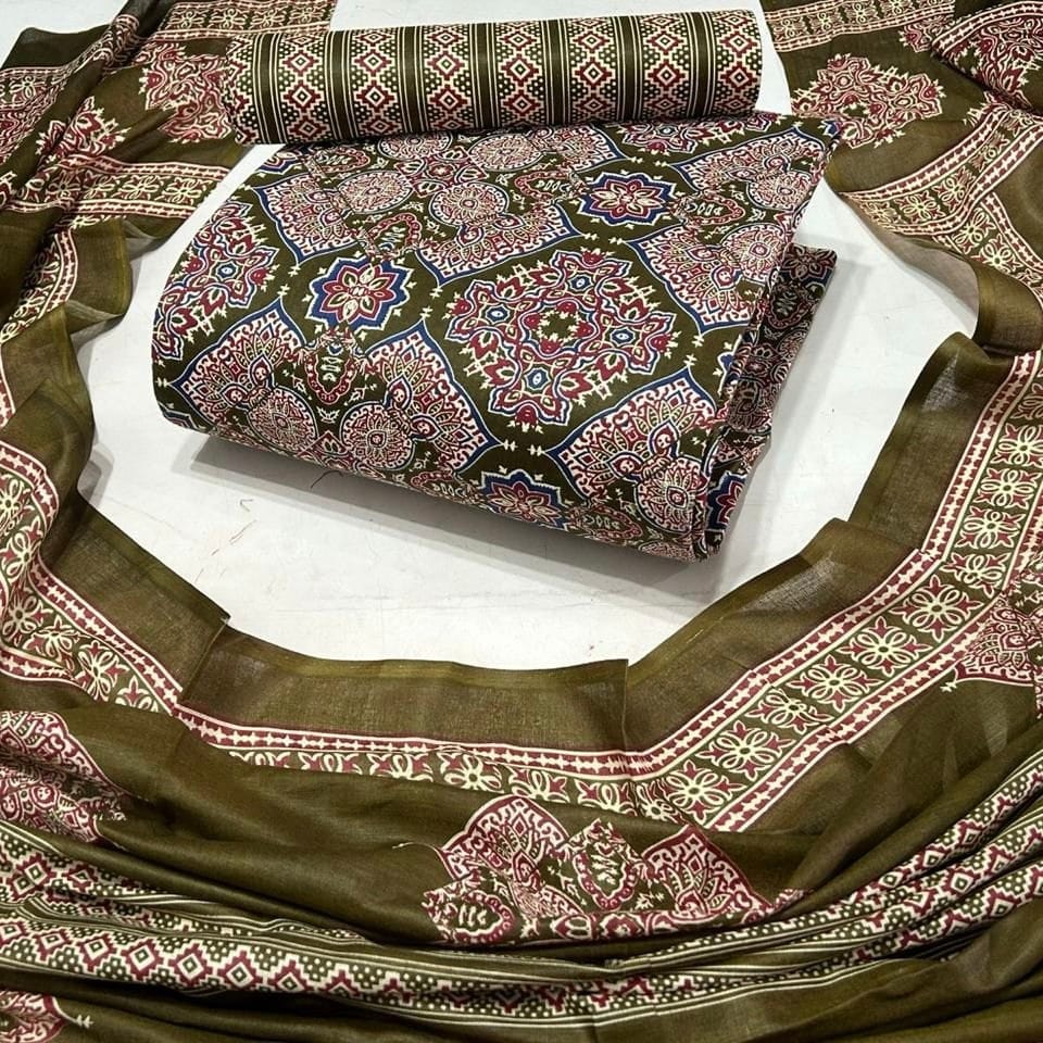 66d0ca65-183e-4e29-b6b3-533bba0741c1 Green square: Sartin cotton Dress Material - Image 1